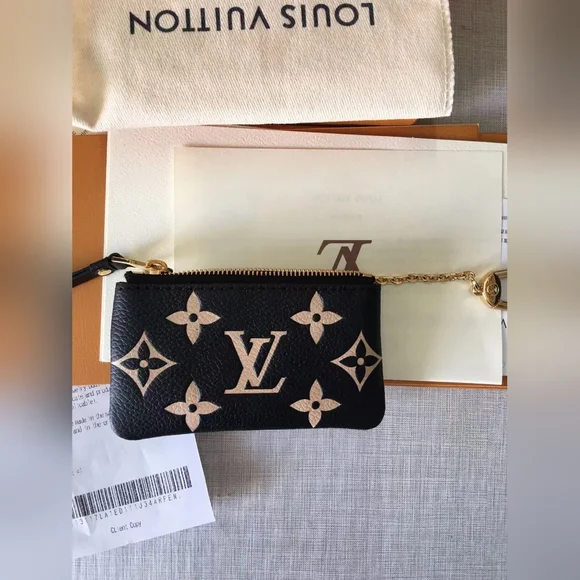 Louis Vuitton Key Pouch - Picture 9 of 9